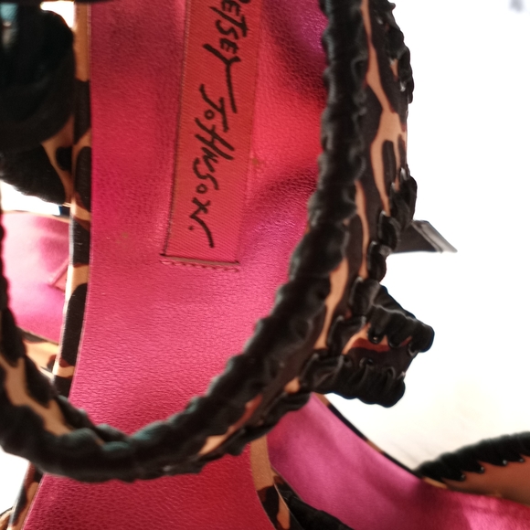 Betsey Johnson sz 8M 4in - Picture 9 of 9